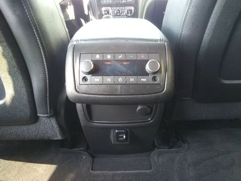 Used 2017 Chevrolet Traverse Premier image 12