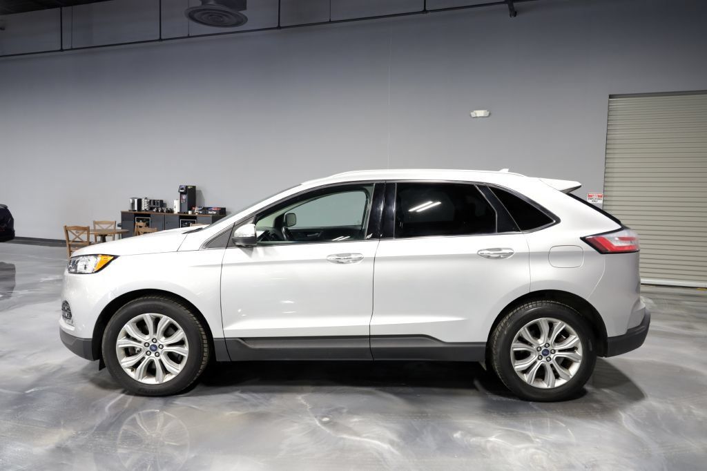 Used 2019 Ford Edge Titanium AWD/4WD image 4