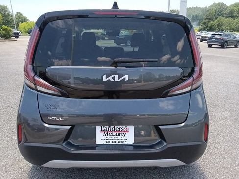 Used 2025 Kia Soul LX w/ LX Technology Package FWD image 4