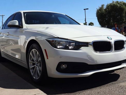Used 2017 BMW 320i Sedan image 18