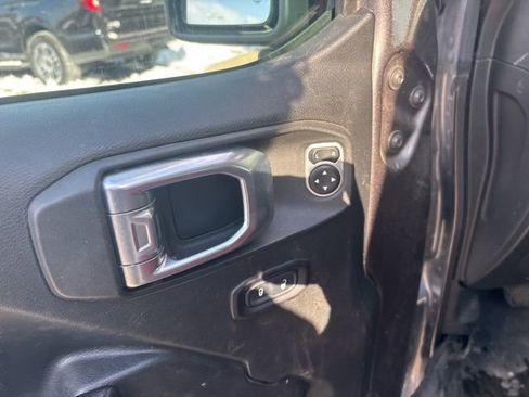 Used 2018 Jeep Wrangler Unlimited Sport S image 15