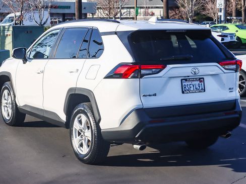 Used 2020 Toyota RAV4 XLE image 2