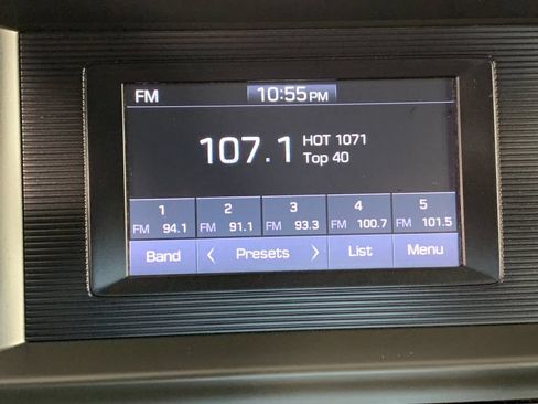 Used 2019 Hyundai Elantra SE w/ Winter Weather Package FWD image 26
