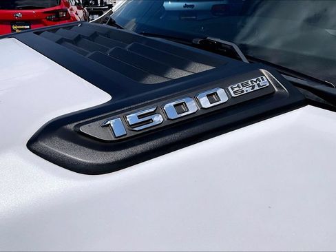 Used 2019 RAM 1500 Laramie w/ Sport Appearance Package AWD/4WD image 25