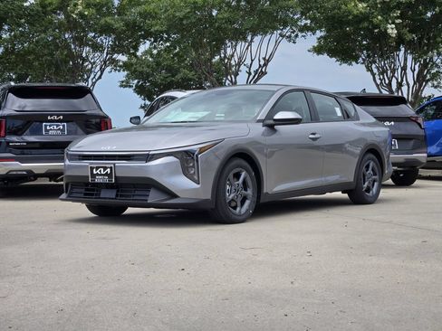 New 2026 Kia K4 FWD image 2