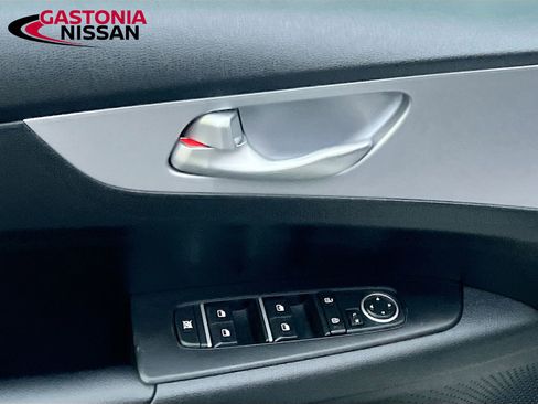 Used 2024 Kia Forte LXS w/ LXS Technology Package image 22