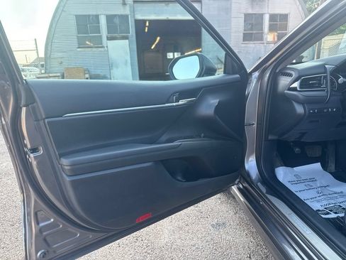 Used 2024 Toyota Camry SE FWD image 13