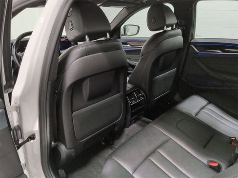 Used 2020 BMW 530i xDrive w/ Convenience Package image 19