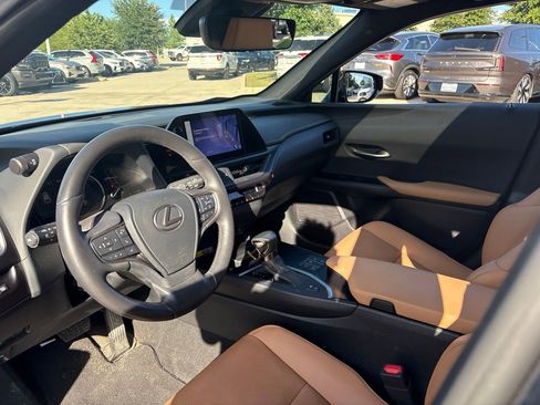 Used 2024 Lexus UX 250h FWD w/ Premium Package image 16
