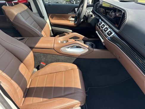 Used 2024 Mercedes-Benz GLS 450 4MATIC image 23