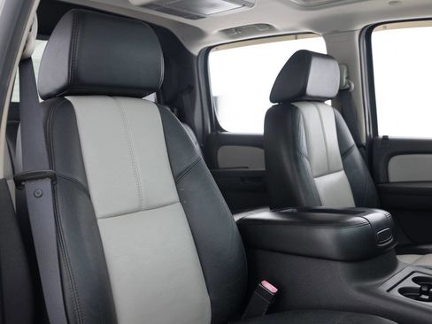 Used 2007 Chevrolet Avalanche LT w/ LT Preferred Equipment Group AWD/4WD image 32