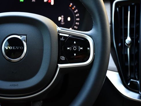 New 2026 Volvo XC90 B6 Plus image 24