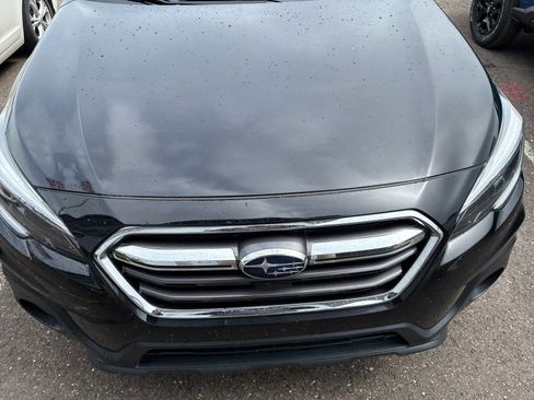 Used 2019 Subaru Outback 2.5i Premium w/ Popular Package #2 AWD/4WD image 2