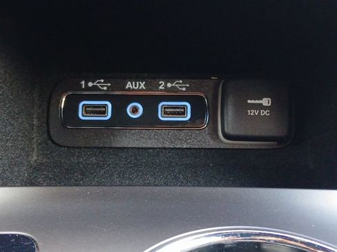 Used 2019 Jeep Grand Cherokee Laredo AWD/4WD image 6