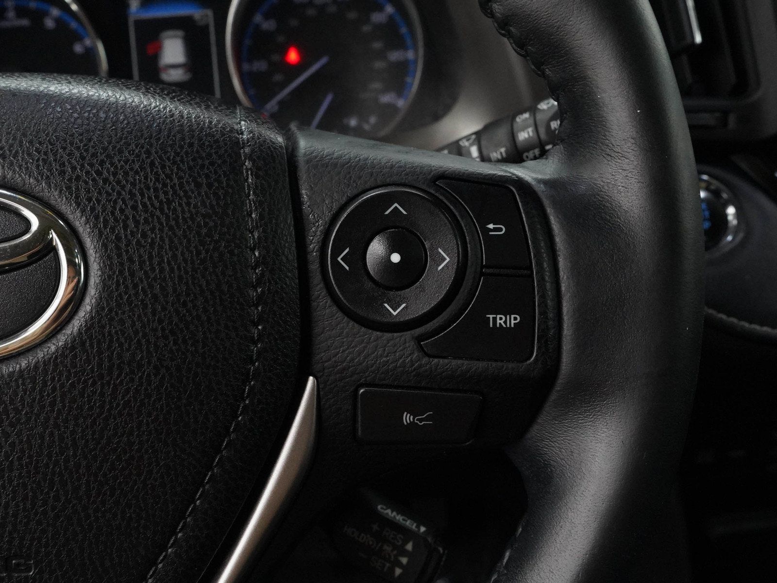 Used 2018 Toyota RAV4 Platinum AWD/4WD image 26