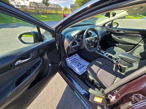 Used 2016 Chevrolet Cruze LS FWD image 10