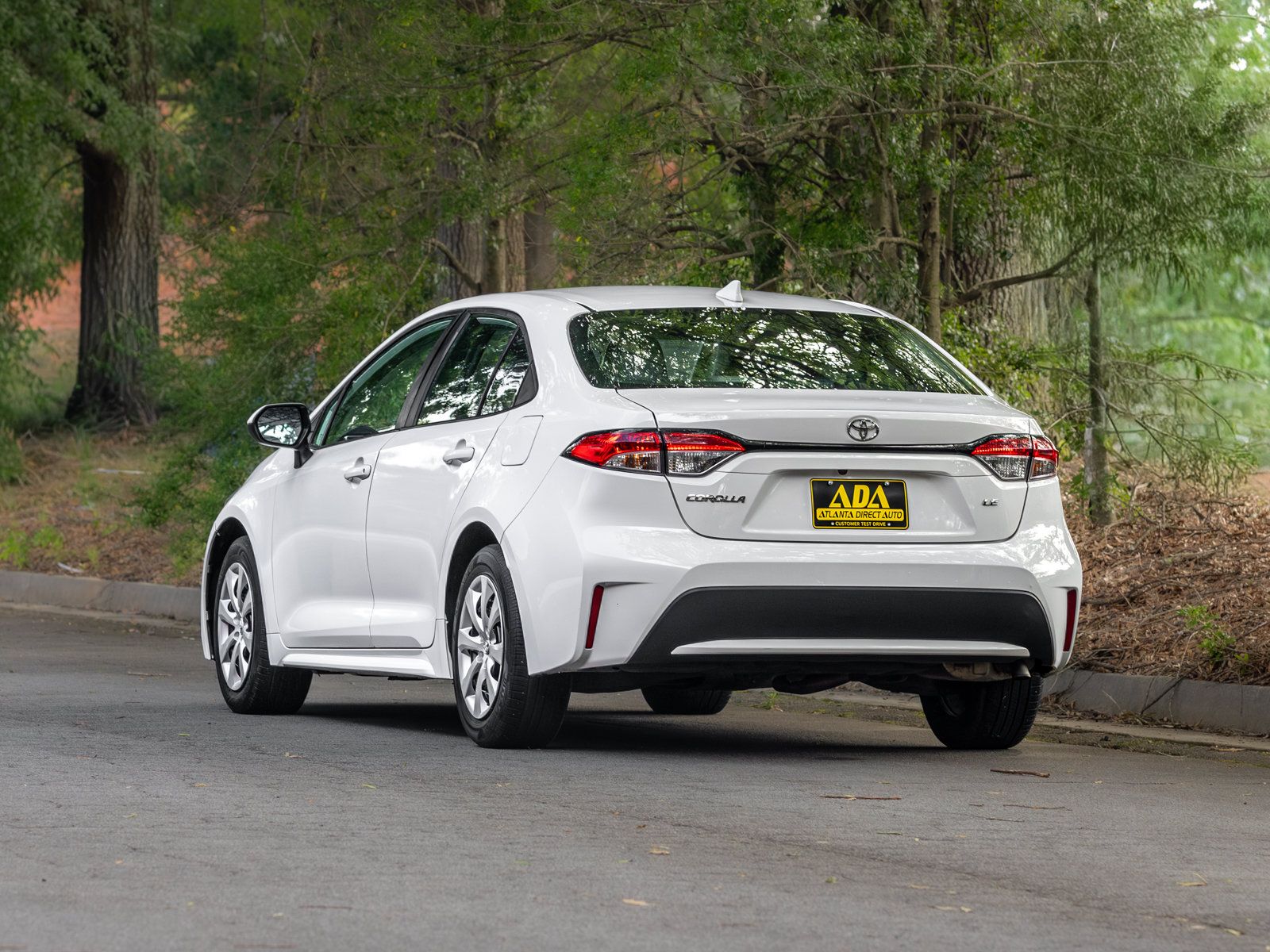 Used 2021 Toyota Corolla LE FWD image 43