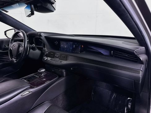 Used 2020 Lexus LS 500 w/ Interior Upgrade Package RWD image 37