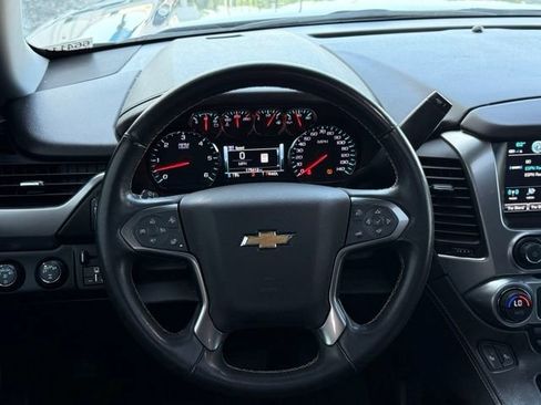 Used 2020 Chevrolet Suburban LT AWD/4WD image 24