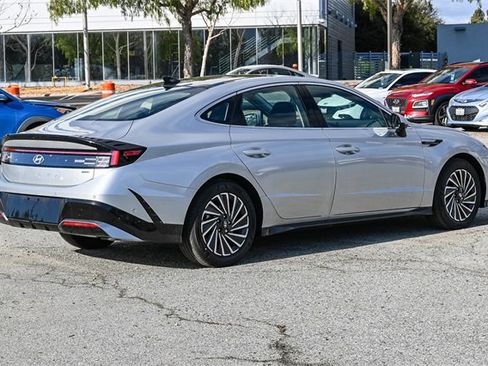 New 2025 Hyundai Sonata Limited image 4