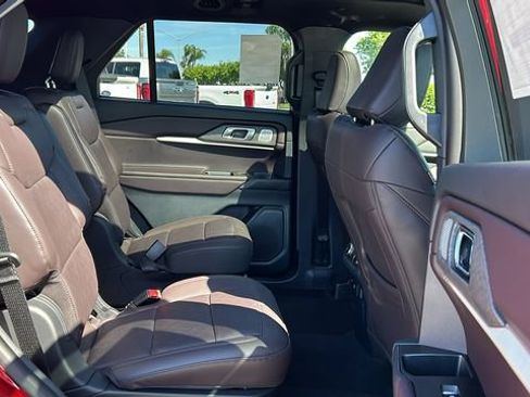New 2026 Ford Explorer Platinum image 13