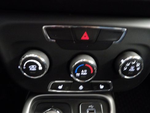 Used 2018 Jeep Compass Latitude w/ Cold Weather Group image 33