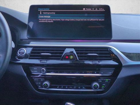 Used 2023 BMW 530e w/ Convenience Package image 15