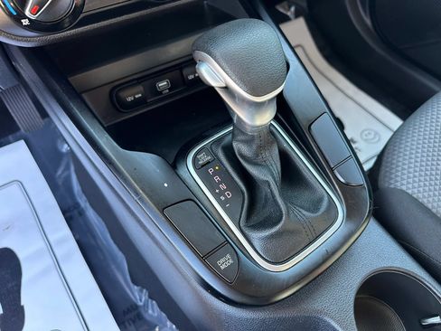 Used 2020 Kia Soul LX FWD image 23