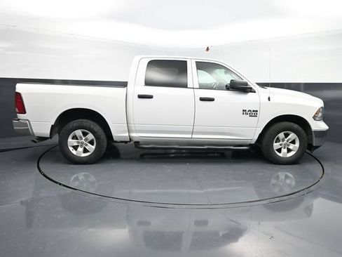 Used 2022 RAM 1500 Classic SLT AWD/4WD image 11