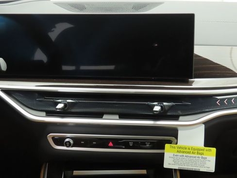 New 2026 BMW X5 xDrive40i w/ Climate Comfort Package image 14