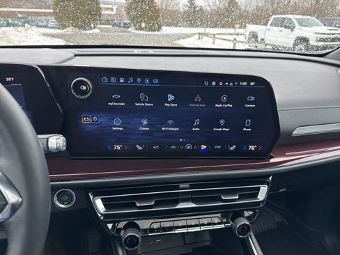 Used 2025 Chevrolet Traverse Z71 w/ Driver Confidence Package image 61