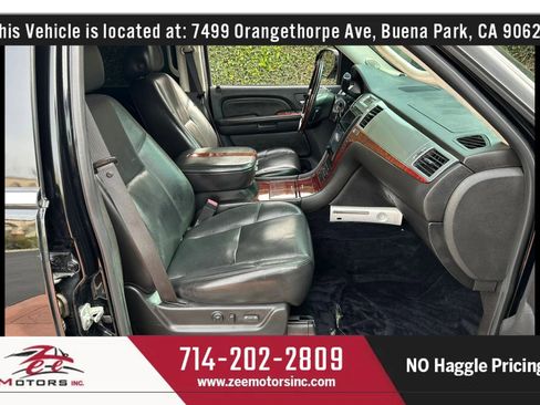 Used 2007 Cadillac Escalade AWD w/ Information Package image 19