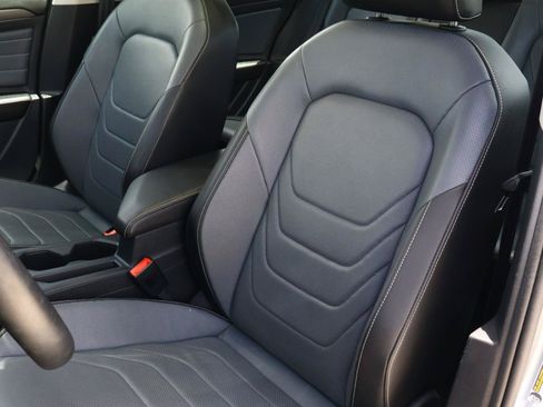 Used 2025 Volkswagen Jetta SEL FWD image 12