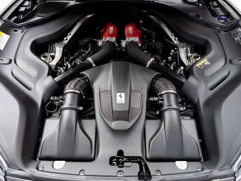 Used 2019 Ferrari Portofino RWD image 65