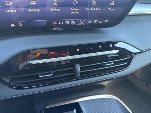 New 2026 Buick Enclave Avenir w/ Super Cruise Package AWD/4WD image 38
