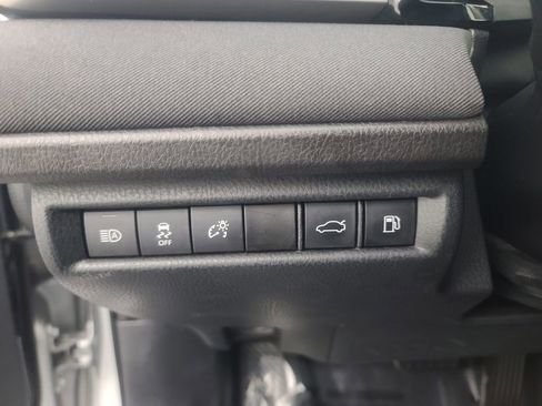 Used 2025 Toyota Camry LE image 27