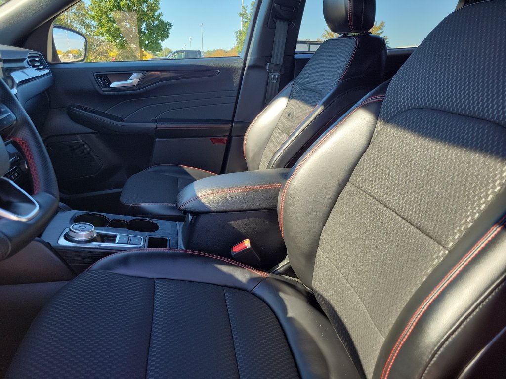 Used 2023 Ford Escape ST-Line w/ Tech Pack #1 FWD image 19