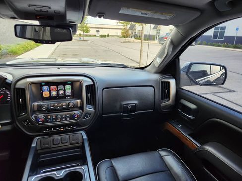 Used 2017 Chevrolet Silverado 1500 High Country AWD/4WD image 13