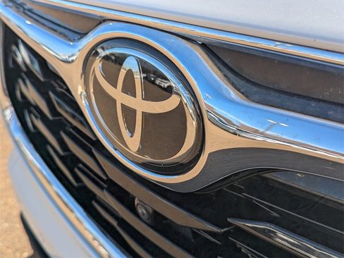 Used 2021 Toyota Highlander Limited image 29