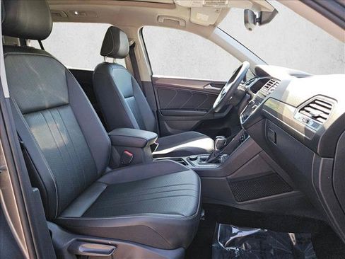 Used 2022 Volkswagen Tiguan SE AWD/4WD image 21
