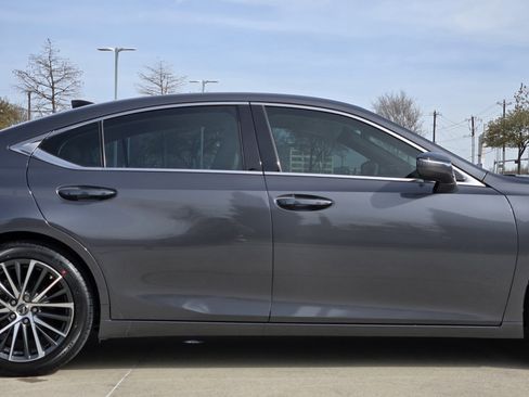 Certified 2023 Lexus ES 350 w/ Premium Package image 7