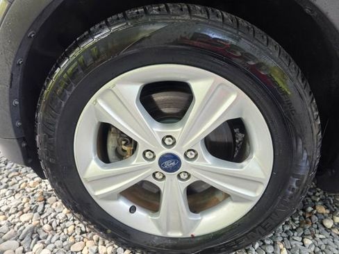 Used 2014 Ford Escape SE w/ Equipment Group 201A FWD image 9