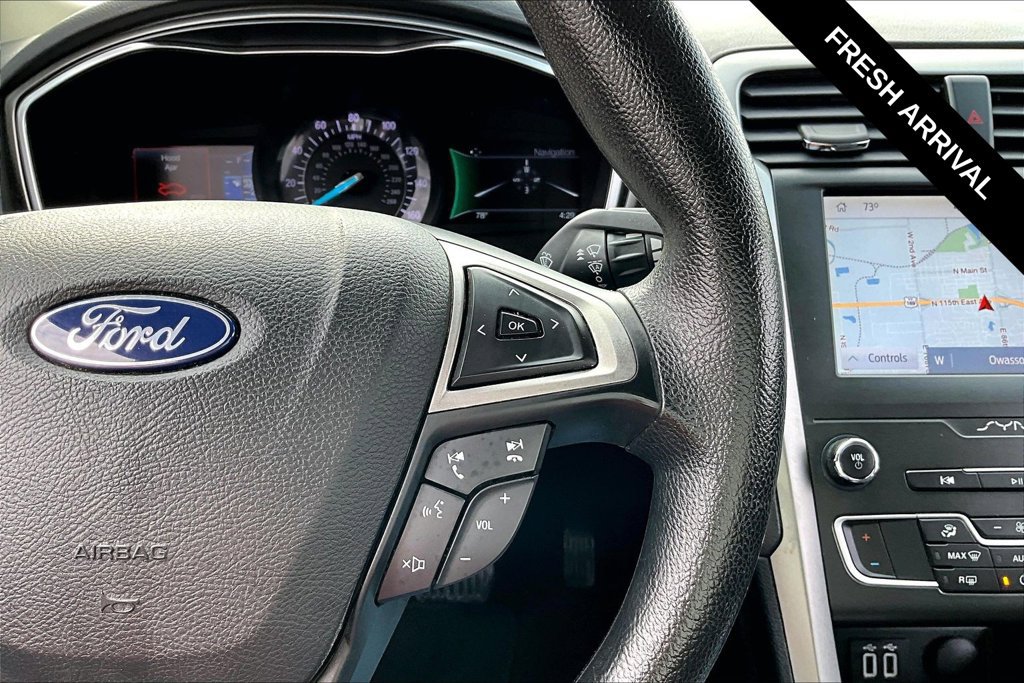 Used 2020 Ford Fusion SE FWD image 17