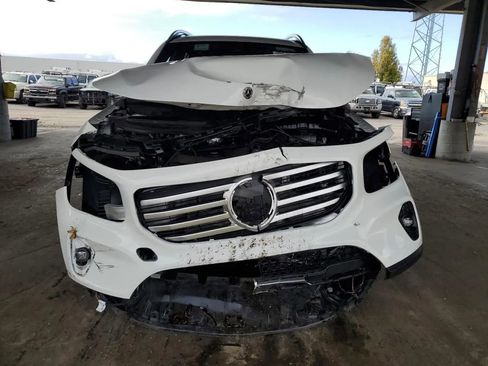 Used 2025 Mercedes-Benz GLB 250 4MATIC image 5