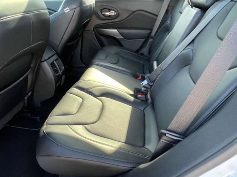 Used 2021 Jeep Cherokee Latitude Lux 80th Anniv w/ Quick Order Package 26U 80TH FWD image 10