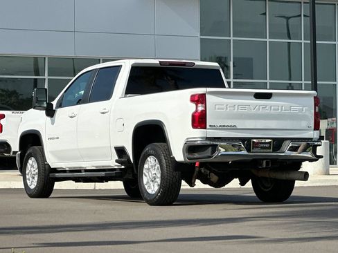 Used 2024 Chevrolet Silverado 2500 LT AWD/4WD image 6