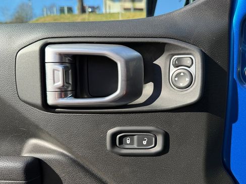 Used 2022 Jeep Wrangler Unlimited Sport w/ Sun And Sound Package image 6