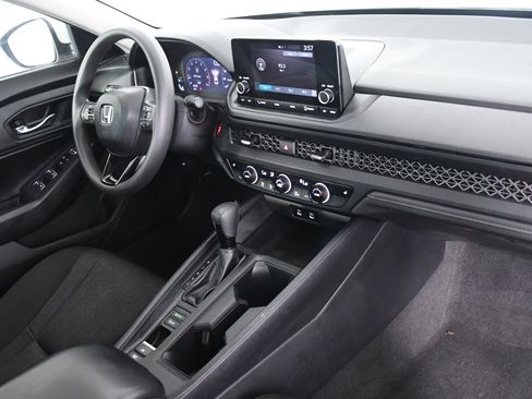Used 2023 Honda Accord EX image 26