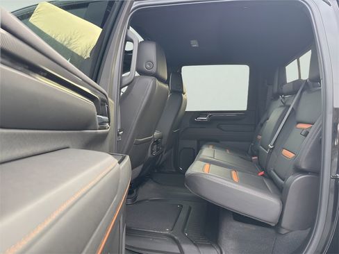 Used 2025 GMC Sierra 2500 AT4 w/ AT4 Premium Plus Package image 17