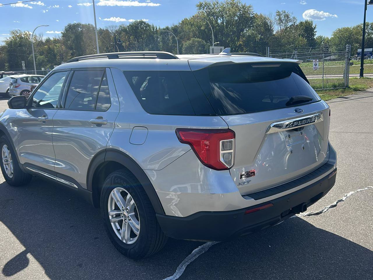 Used 2020 Ford Explorer XLT w/ Comfort Package AWD/4WD image 9